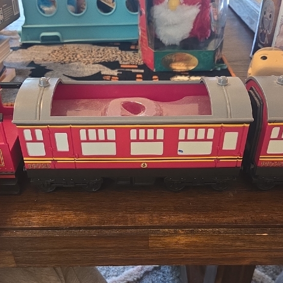 Funko Pop! Hogwarts Express Train - No Figures - Picture 2 of 6